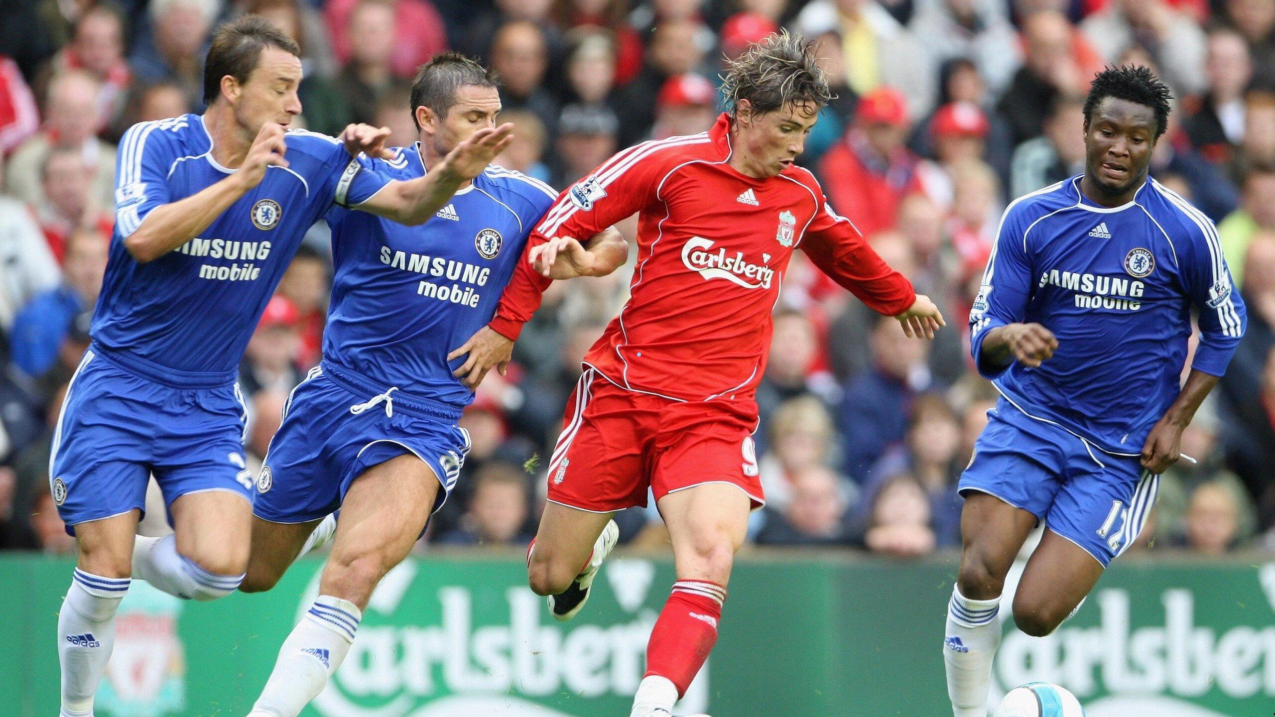 欧冠赛场，拜仁慕尼黑火力全开，圣吉罗斯抢分前景黯淡