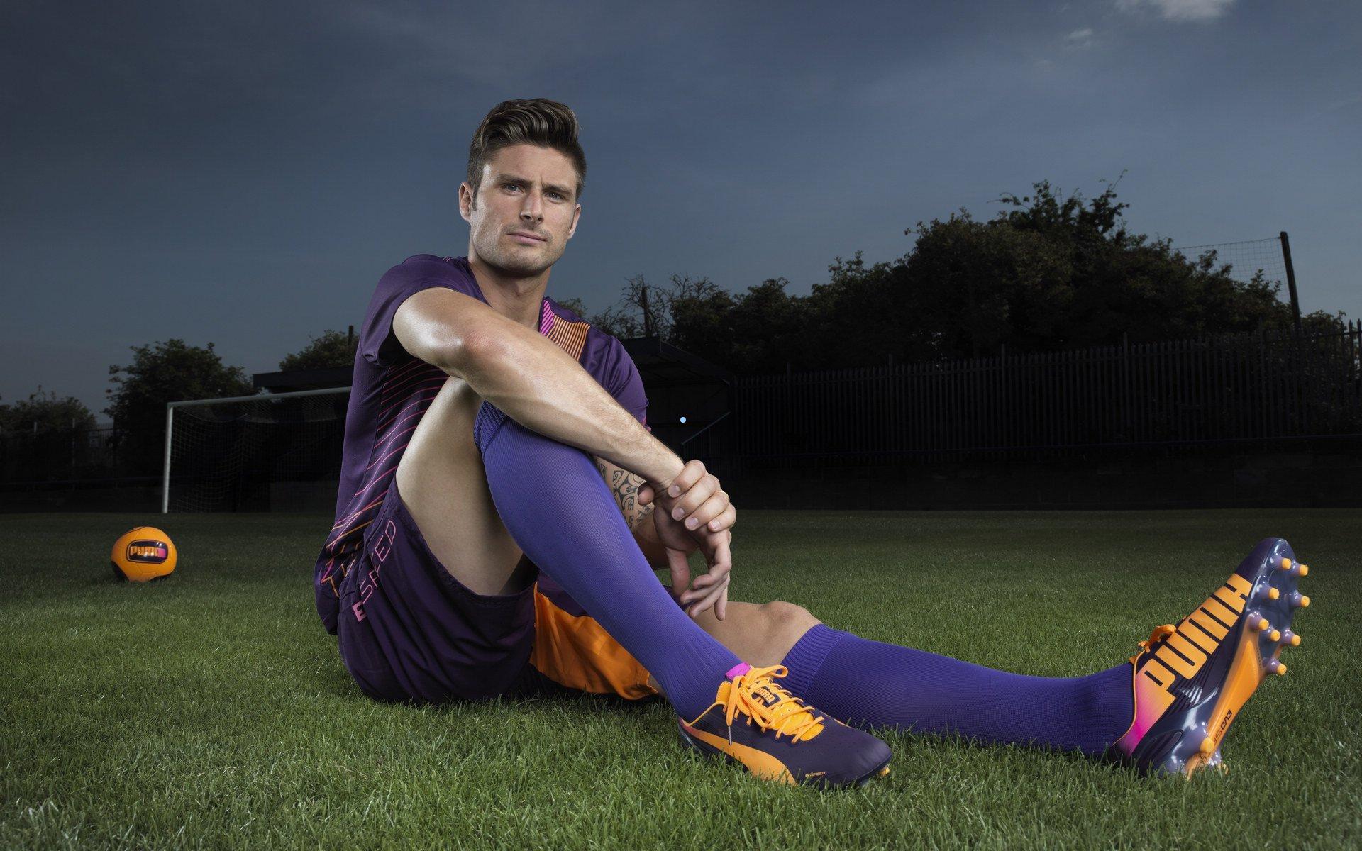 阿根廷国脚塞内西获誉升级版马丁，巴萨左中卫位置或迎革新